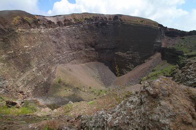 0768 Pompei - Vesuvius.JPG